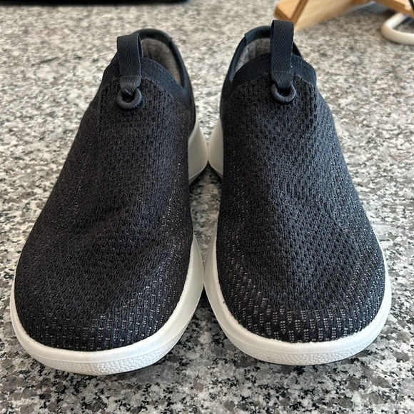 Allbirds Sneakers - Black Slip-On - Women’s Size 8.5 - Picture 5 of 8